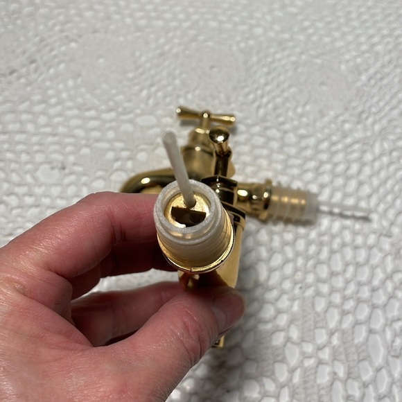 Decorative oil bottle spouts set of 2 - Picture 2 of 4